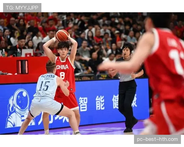 杨舒予训练完直接啃鸡腿？这自律和放纵的切换也太真实了